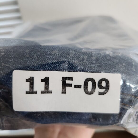 Alice + Olivia AO LA You Look Good Jeans 24 Denim Blue Stretch Tapered Leg - Picture 15 of 15